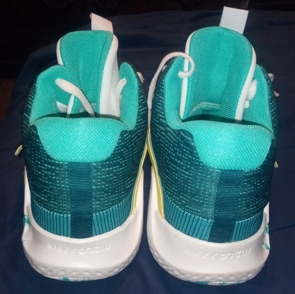 Nike shoes - Picture 12 of 15